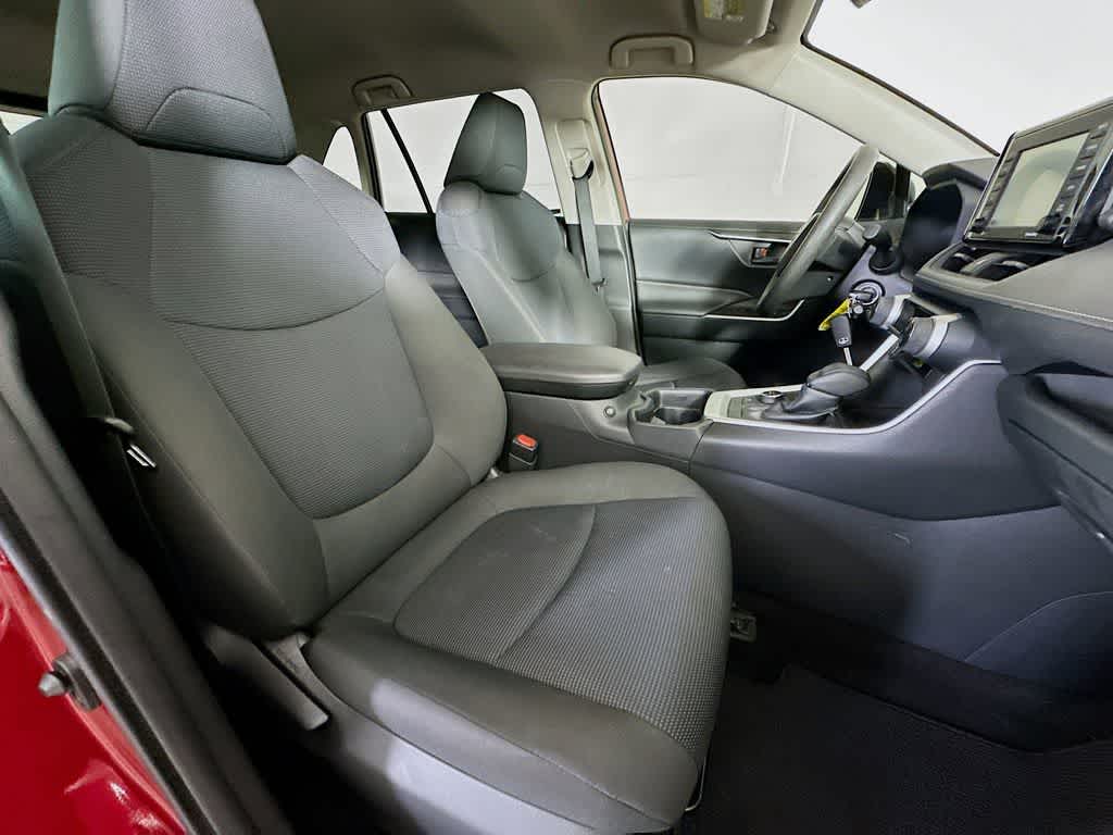 Thumbnail: 2021 Toyota RAV4 - 15