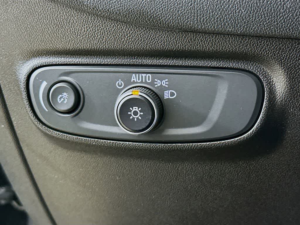 Thumbnail: 2022 Chevrolet Equinox - 27