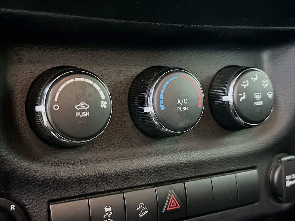 Thumbnail: 2017 Jeep Wrangler - 17