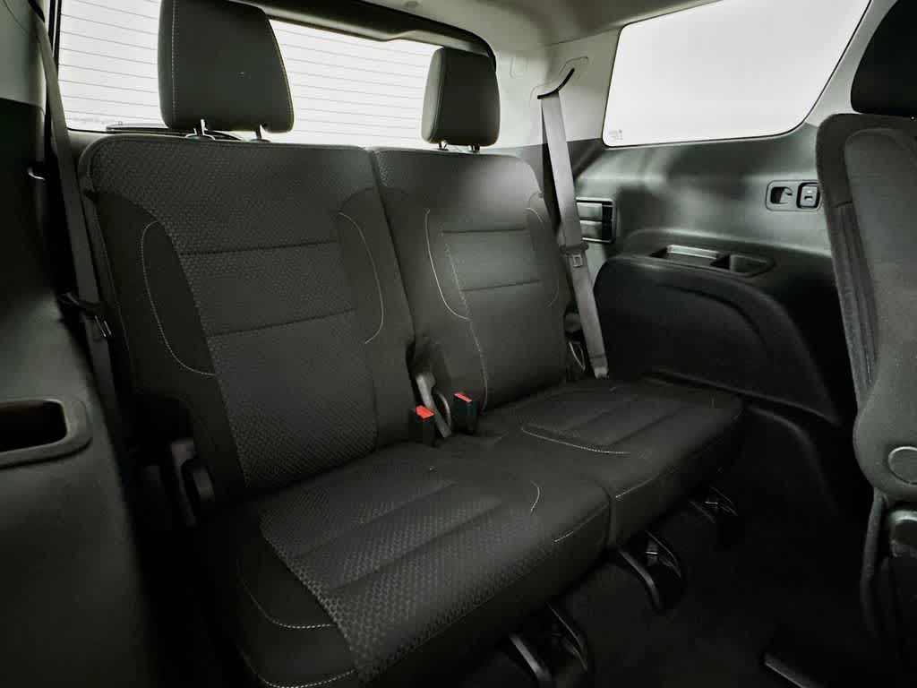 2023 GMC Acadia SLE 30