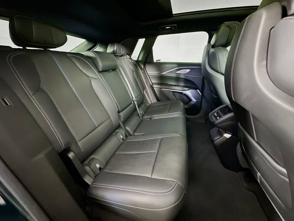 Thumbnail: 2024 Cadillac Lyriq - 31