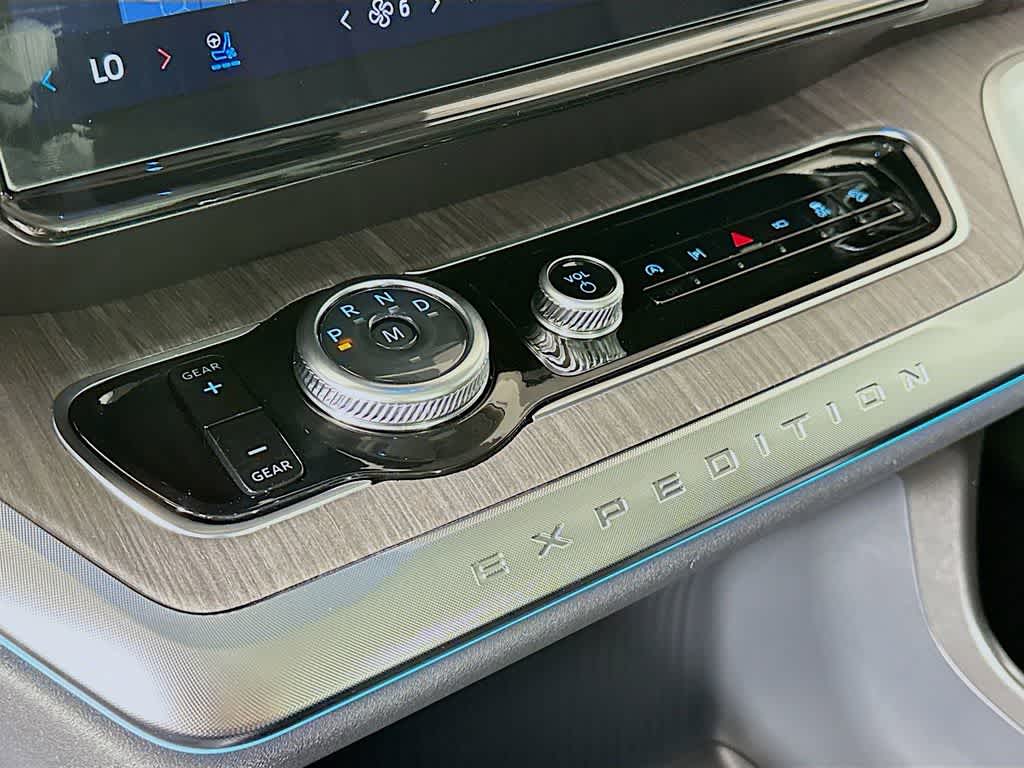 Thumbnail: 2025 Ford Expedition MAX - 18