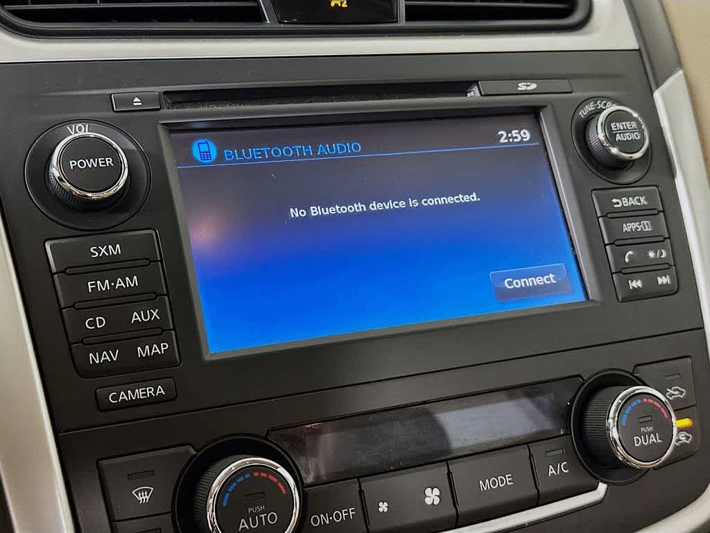 Thumbnail: 2017 Nissan Altima - 17