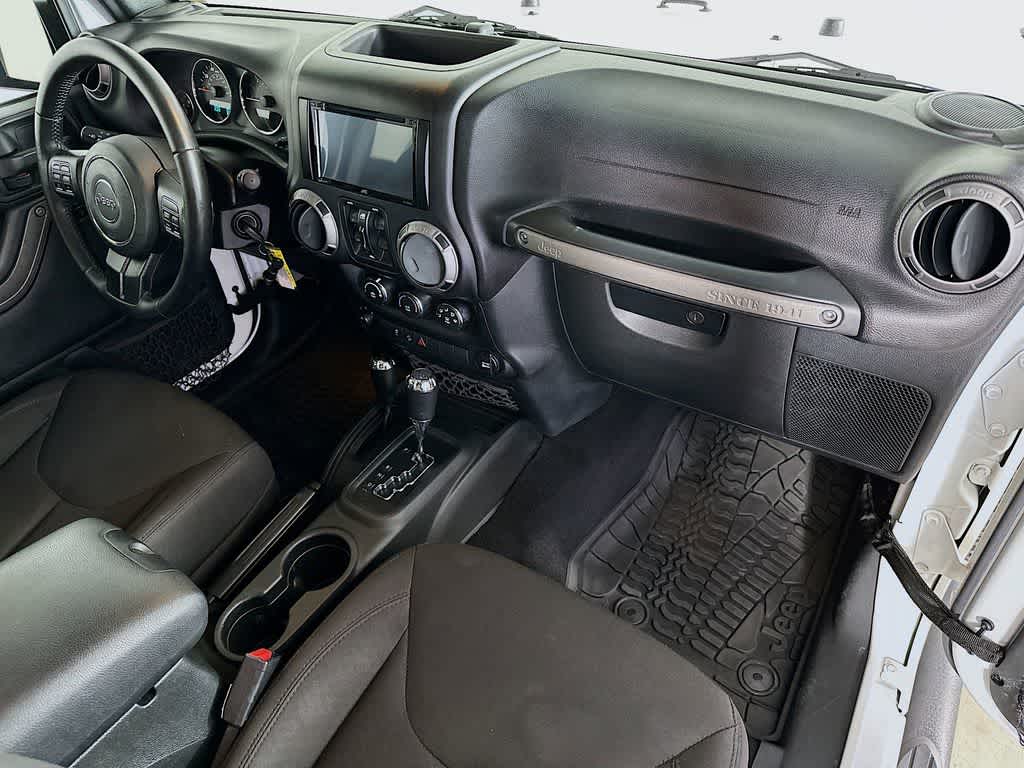 Thumbnail: 2017 Jeep Wrangler - 29