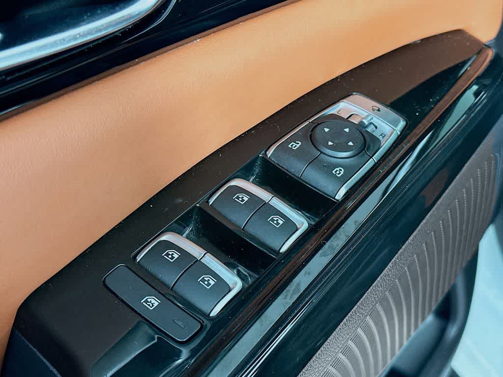 Thumbnail: 2022 Kia Carnival - 30