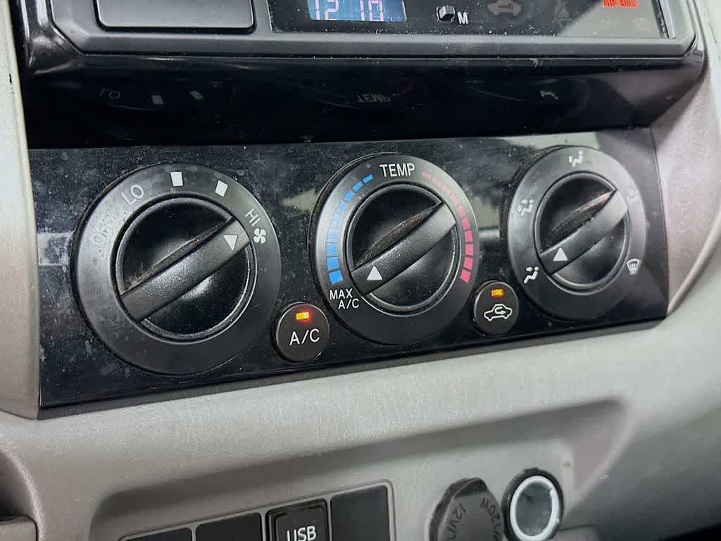 Thumbnail: 2014 Toyota Tacoma - 17