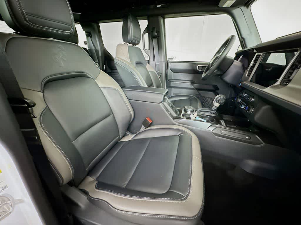 2025 Ford Bronco Outer Banks 15