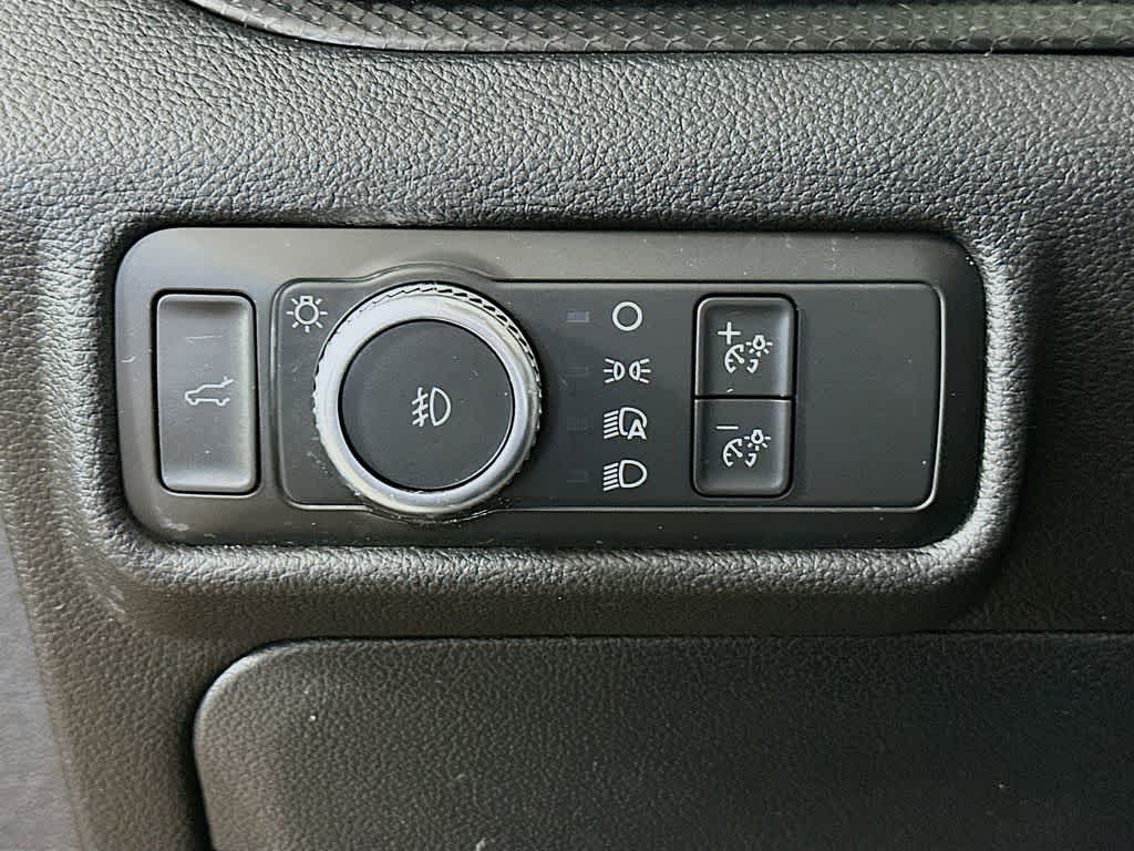 2022 Ford Explorer ST-Line 27