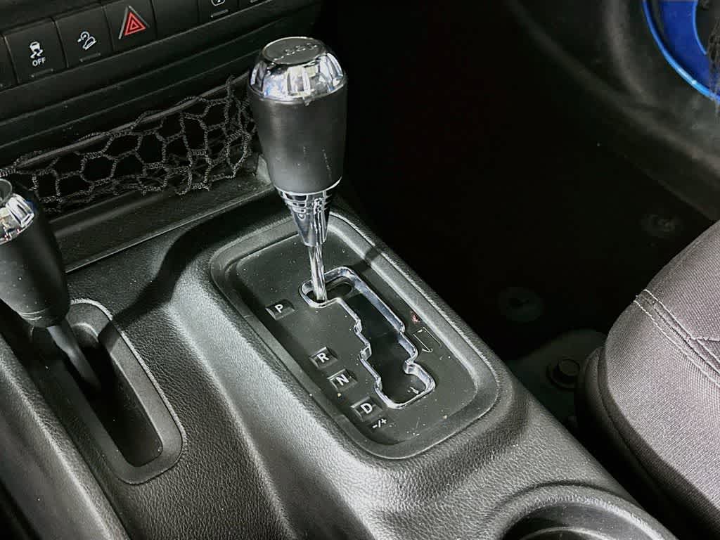 Thumbnail: 2015 Jeep Wrangler - 18