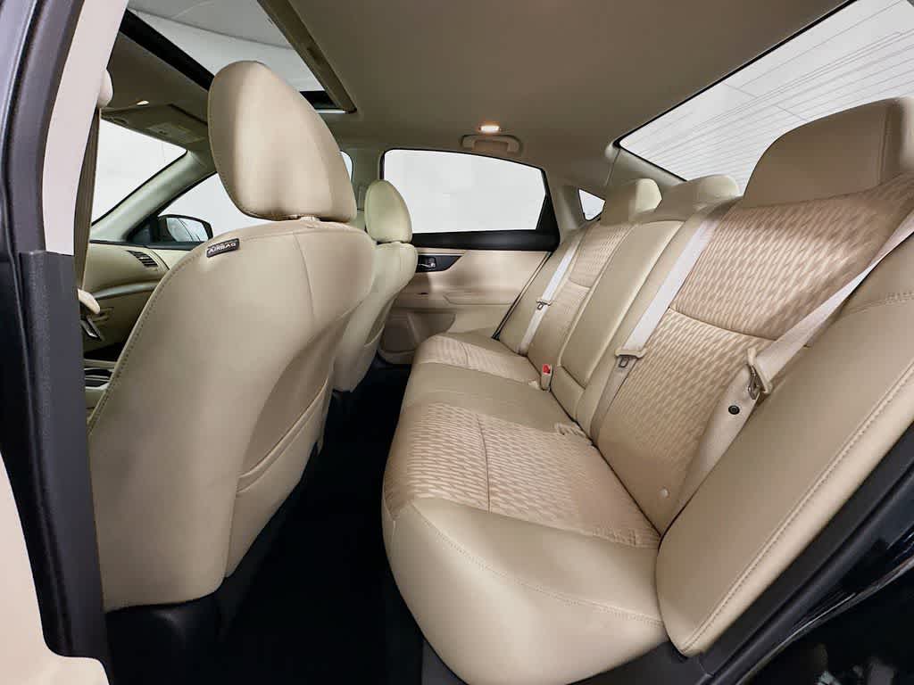 Thumbnail: 2017 Nissan Altima - 14