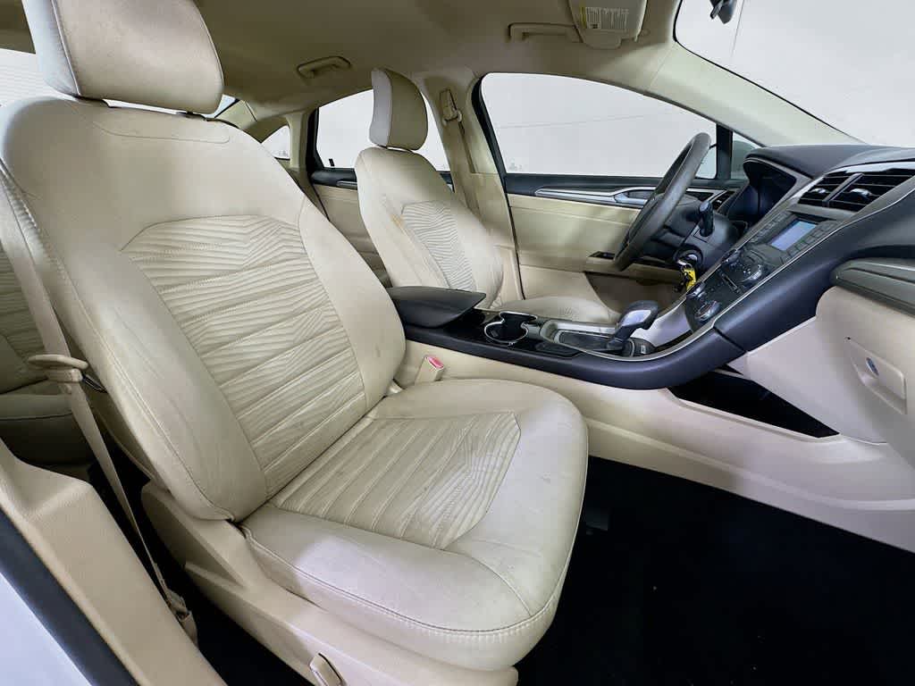 Thumbnail: 2016 Ford Fusion - 15