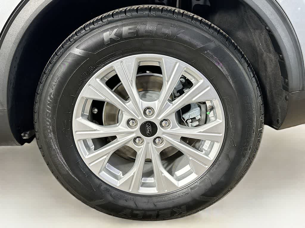 Thumbnail: 2023 Ford Escape - 9