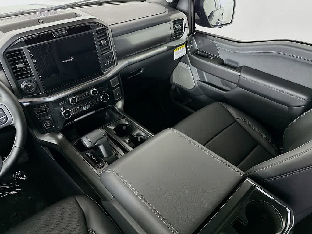2025 Ford F-150 Lariat 11