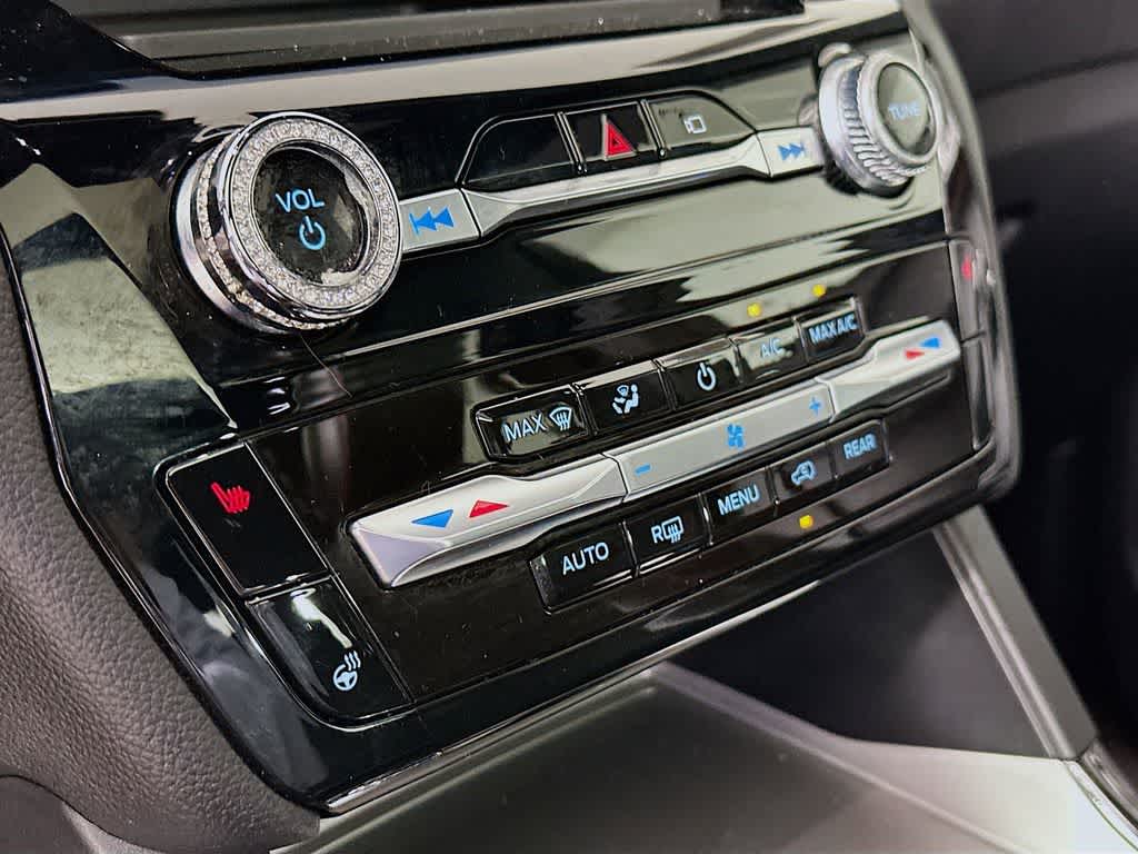 2022 Ford Explorer ST-Line 18