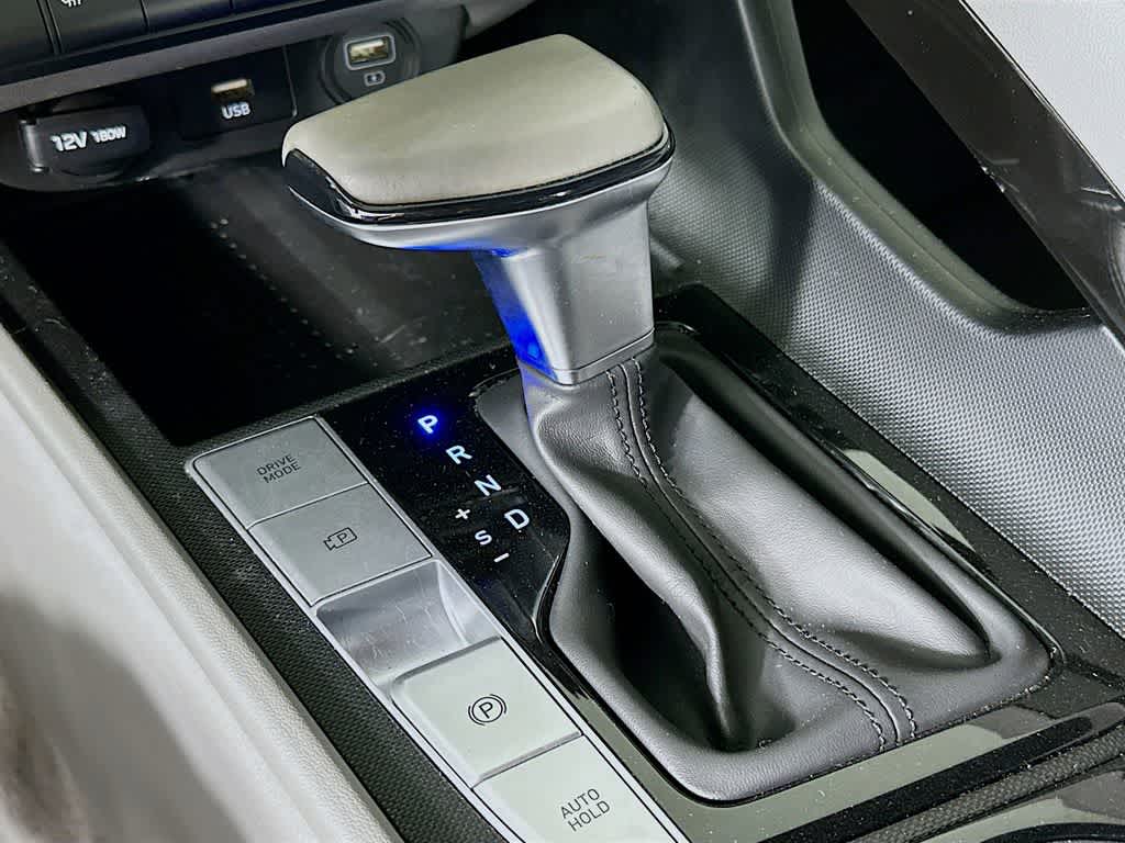 Thumbnail: 2023 Hyundai Elantra - 17