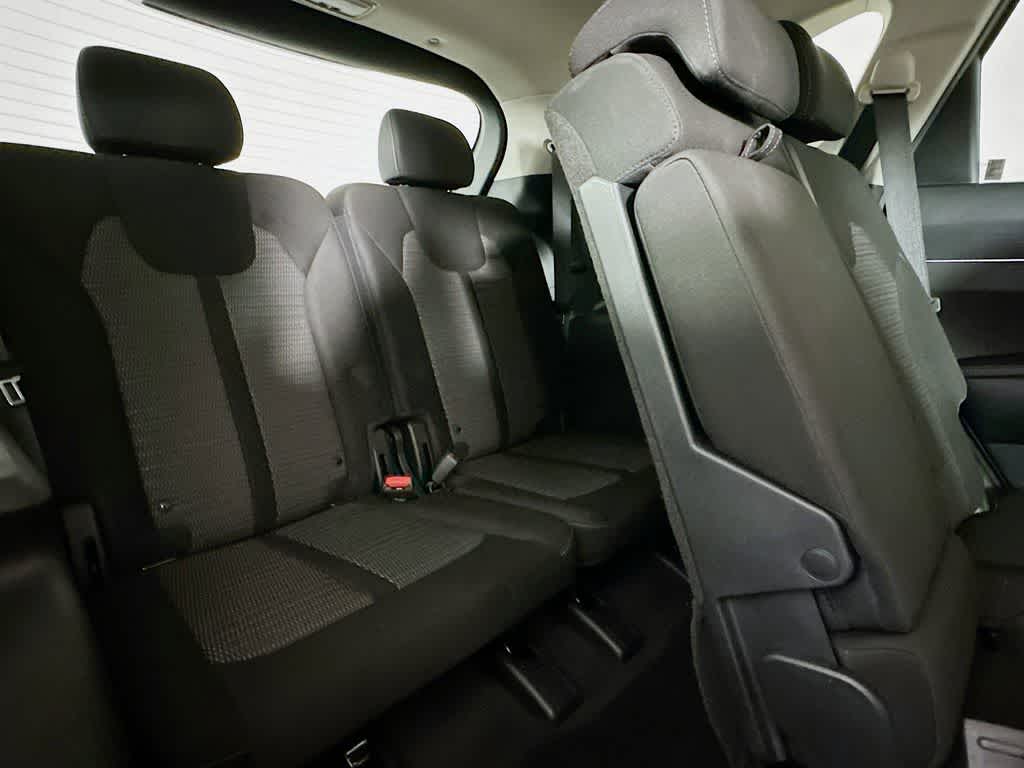 Thumbnail: 2023 Kia Sorento - 30