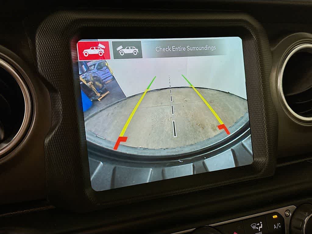 Thumbnail: 2022 Jeep Wrangler - 28