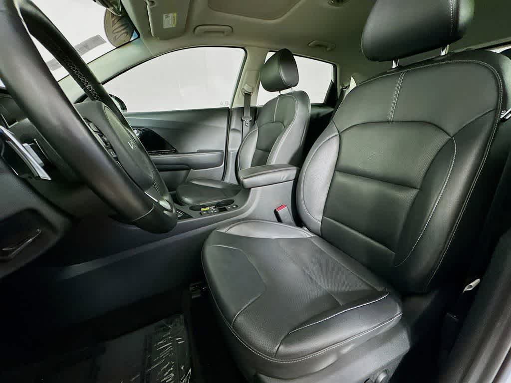 Thumbnail: 2022 Kia Niro - 13