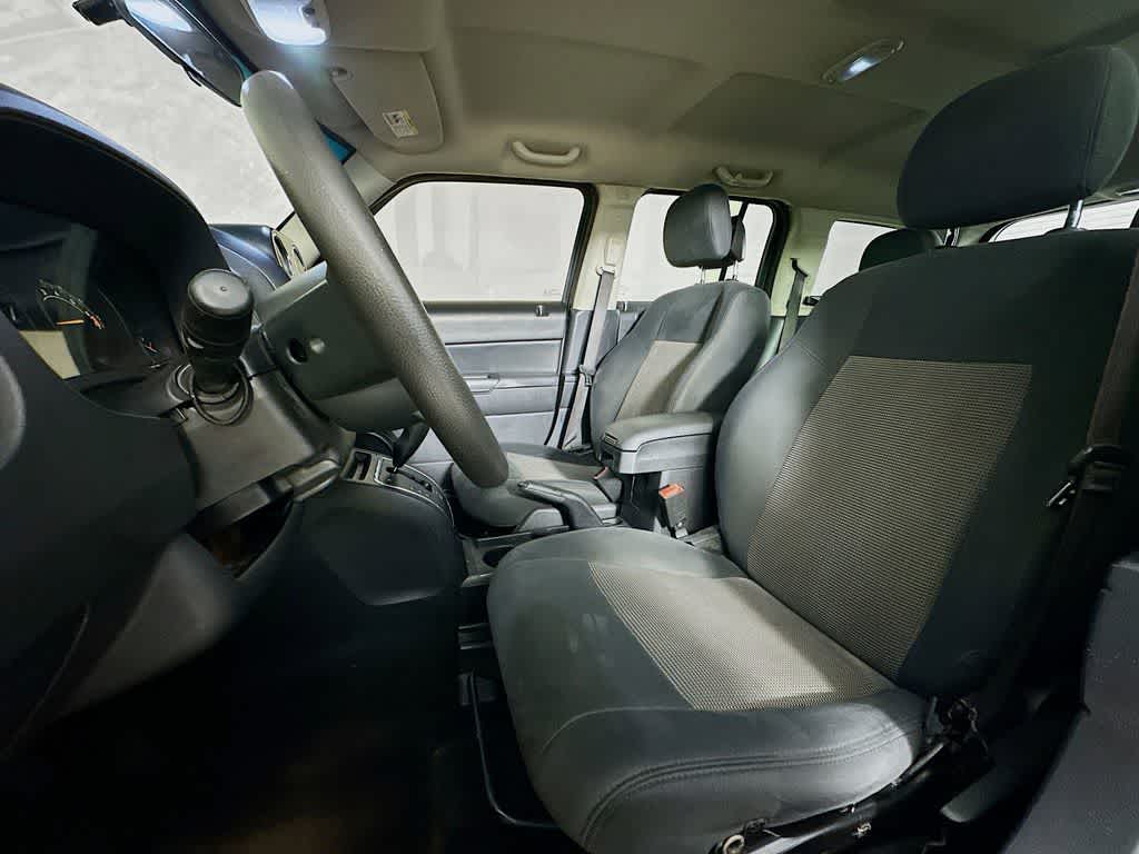 Thumbnail: 2014 Jeep Patriot - 12