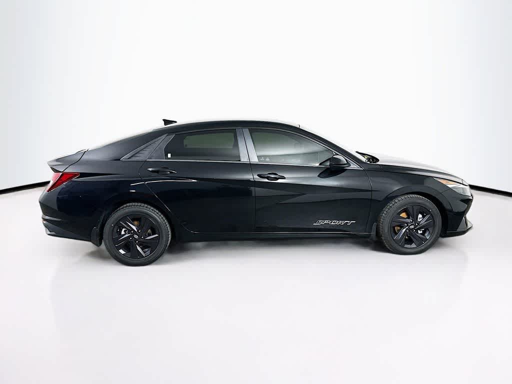 Thumbnail: 2022 Hyundai Elantra - 23