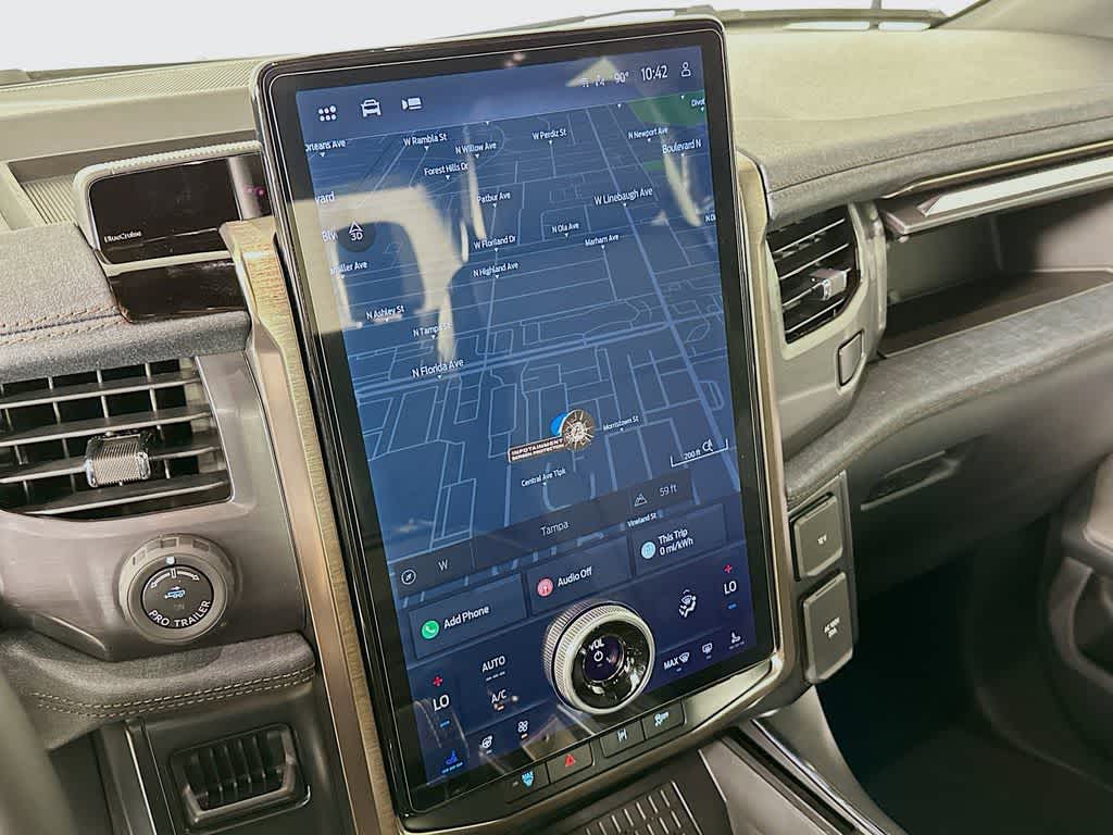 2025 Ford F-150 Lightning Lariat 16
