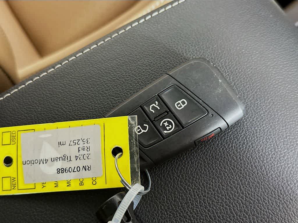 Thumbnail: 2024 Volkswagen Tiguan - 22