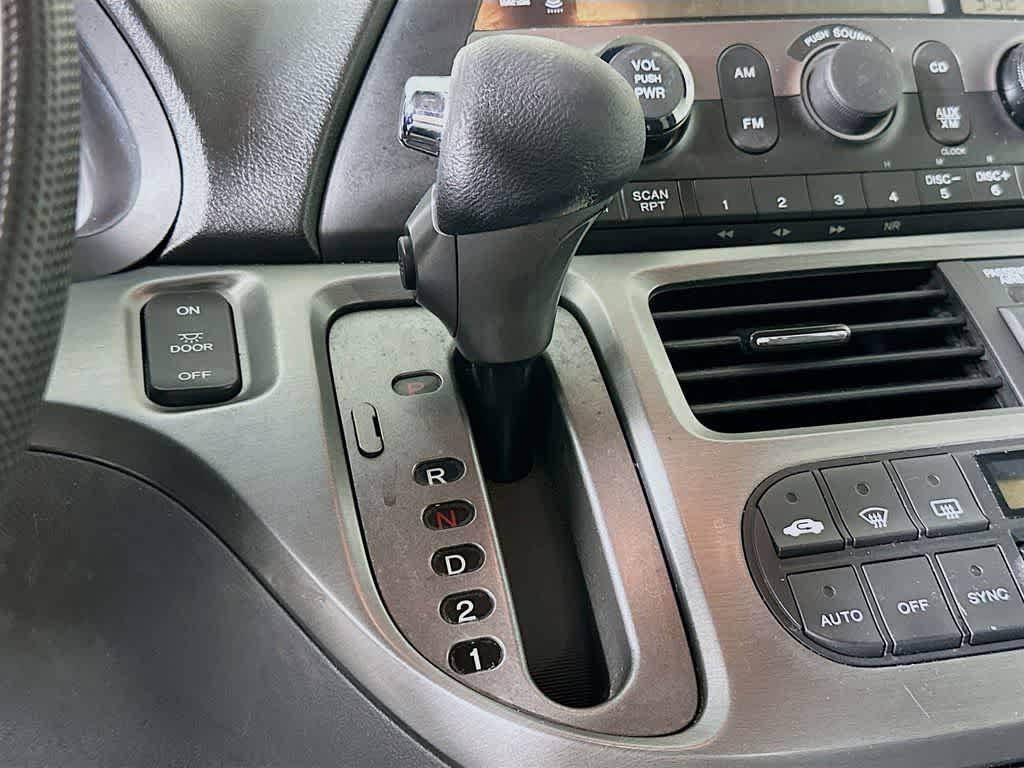 Thumbnail: 2005 Honda Odyssey - 17