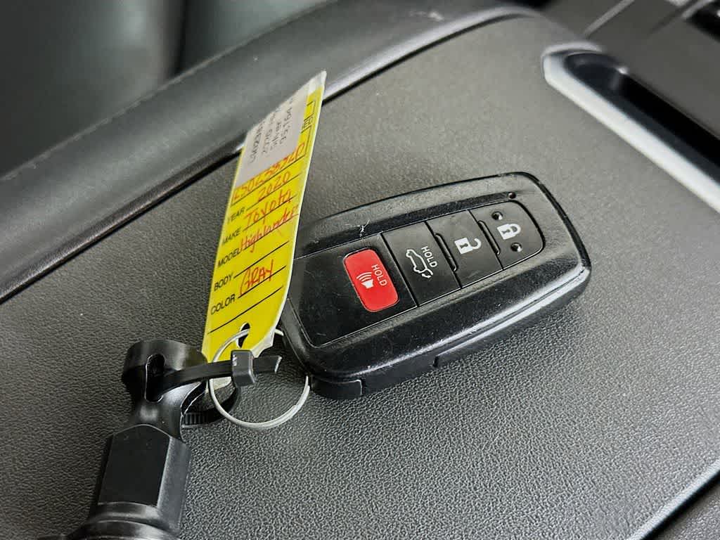 Thumbnail: 2020 Toyota Highlander - 22