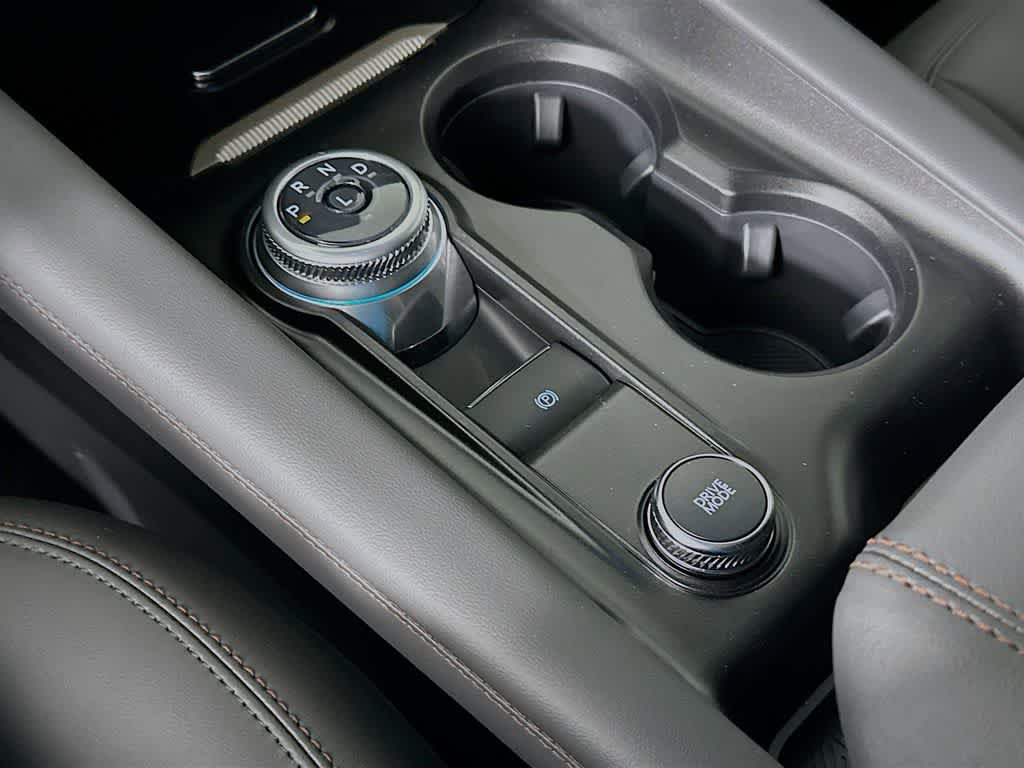 2025 Ford Explorer Active 18