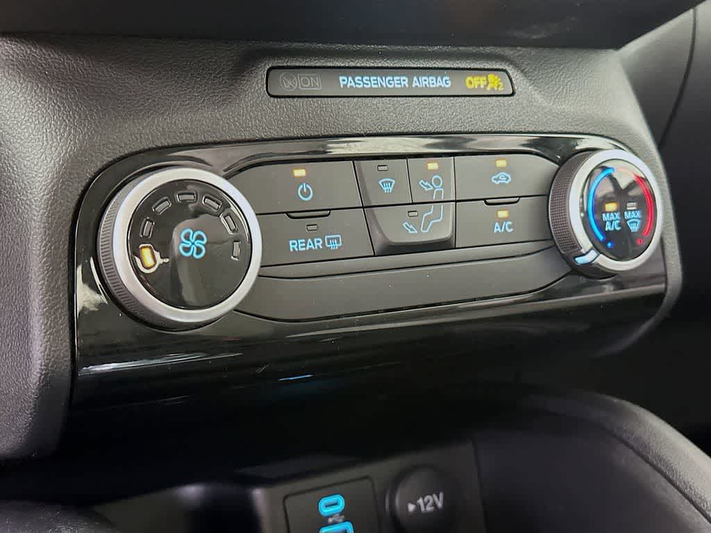 Thumbnail: 2022 Ford Escape - 17