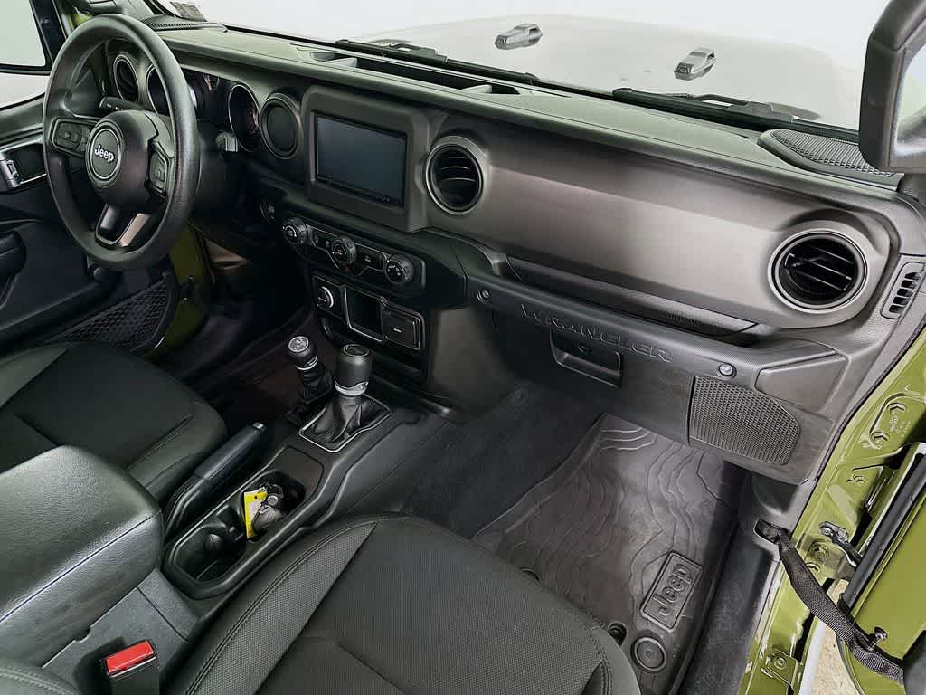 Thumbnail: 2021 Jeep Wrangler - 31