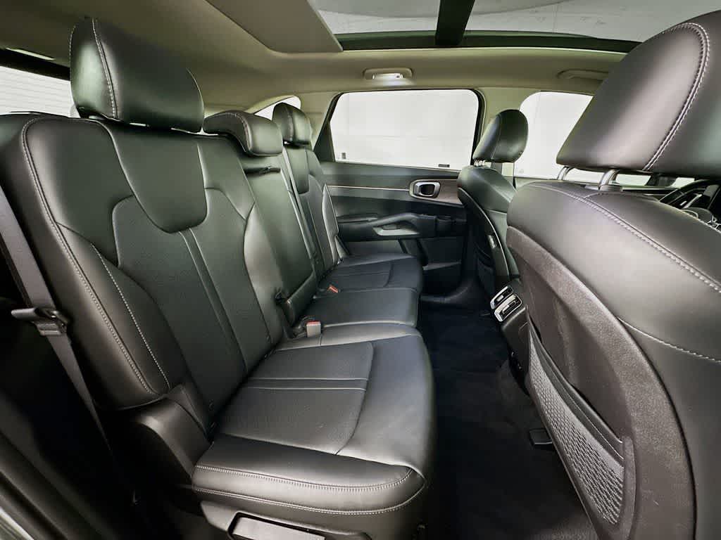 Thumbnail: 2022 Kia Sorento - 34