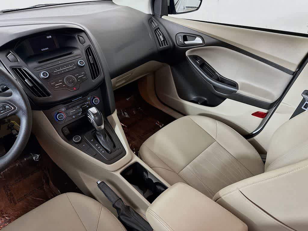 Thumbnail: 2016 Ford Focus - 11