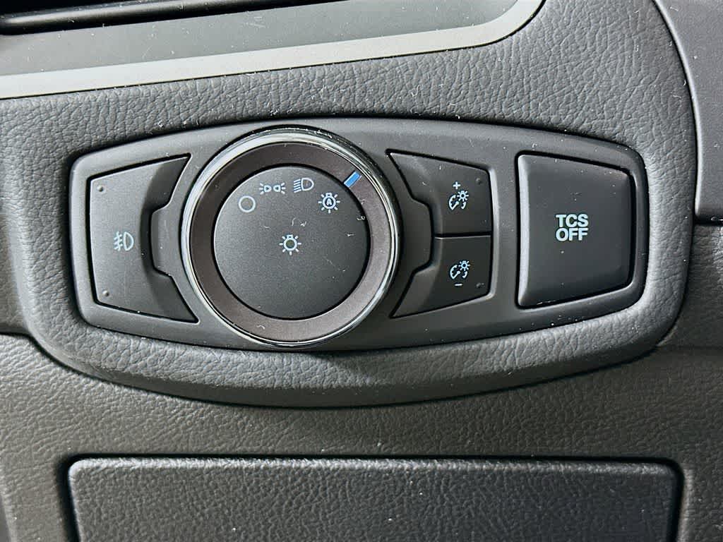 Thumbnail: 2020 Ford Edge - 27