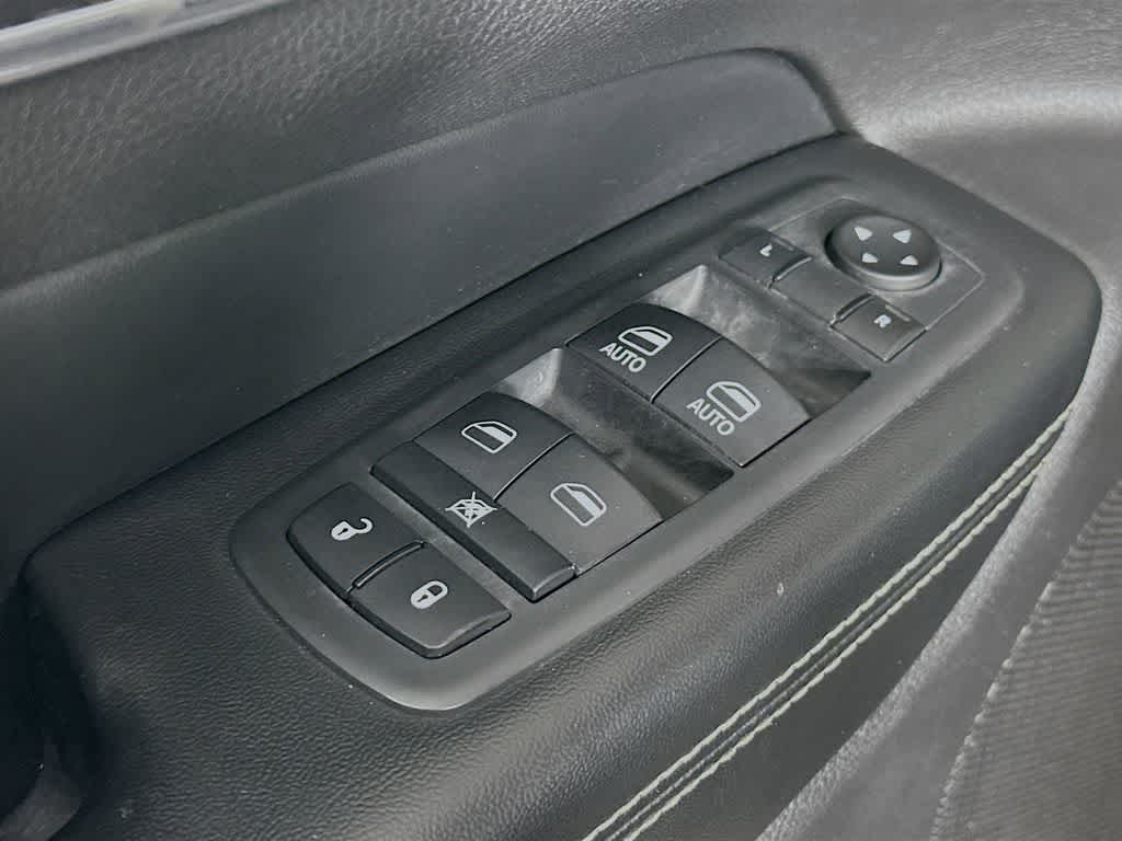 Thumbnail: 2015 Jeep Grand Cherokee - 29