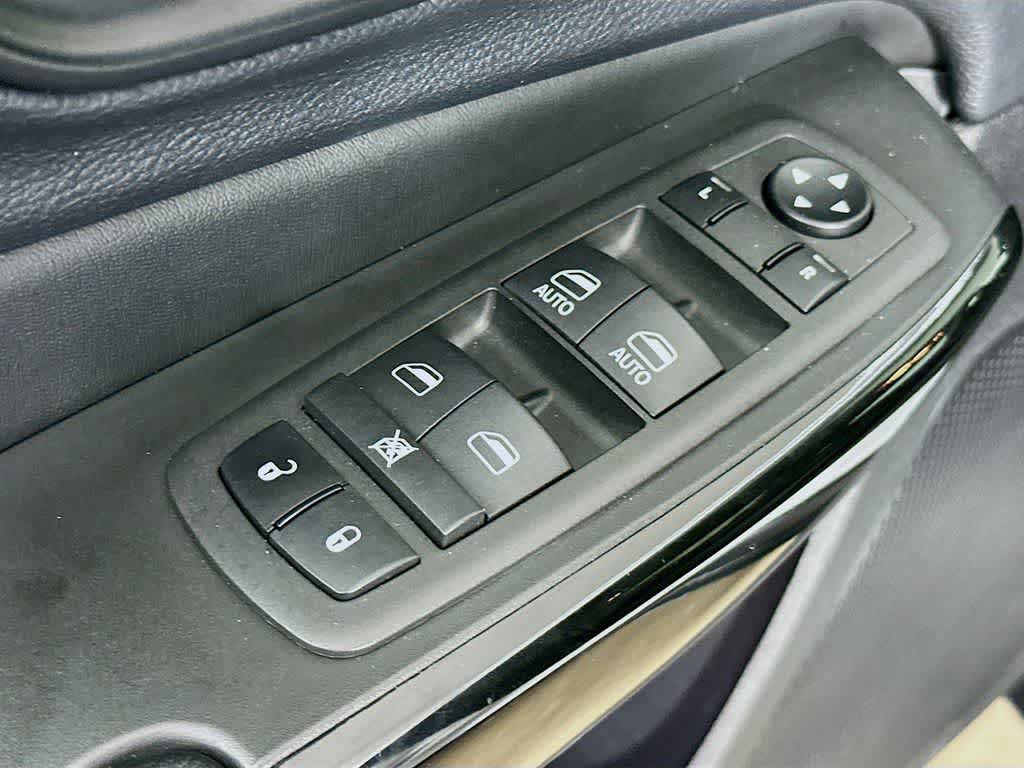 Thumbnail: 2023 Jeep Cherokee - 30