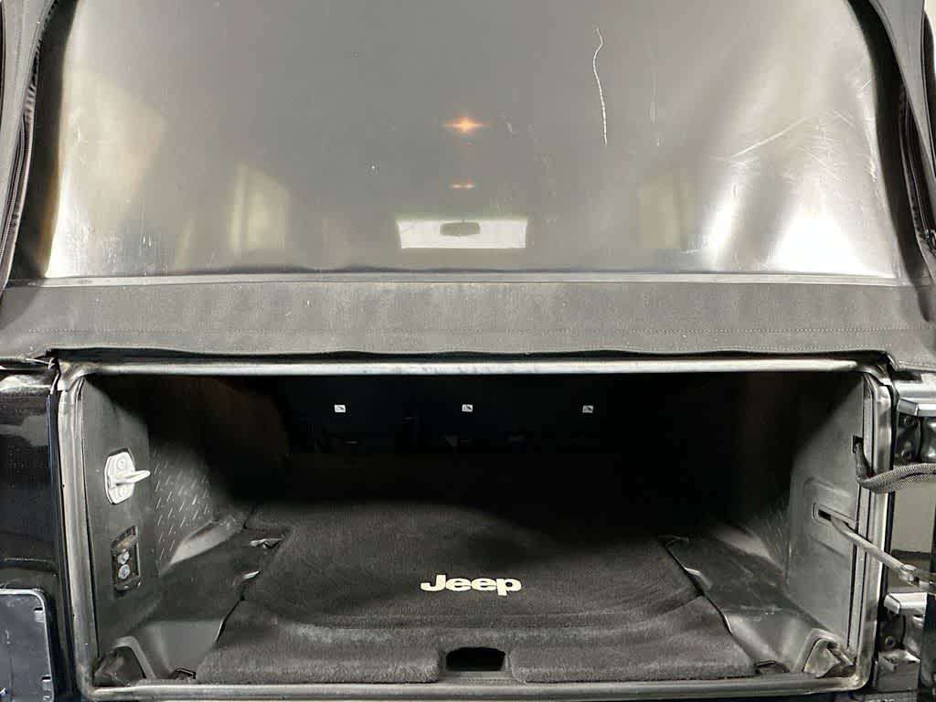 Thumbnail: 2016 Jeep Wrangler - 20