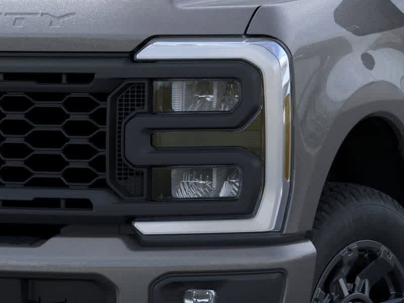 2025 Ford F-350  18