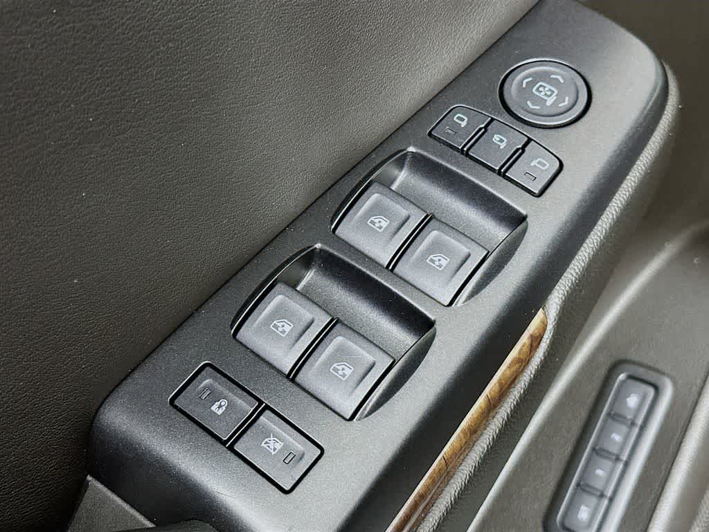 Thumbnail: 2019 Chevrolet Suburban - 29