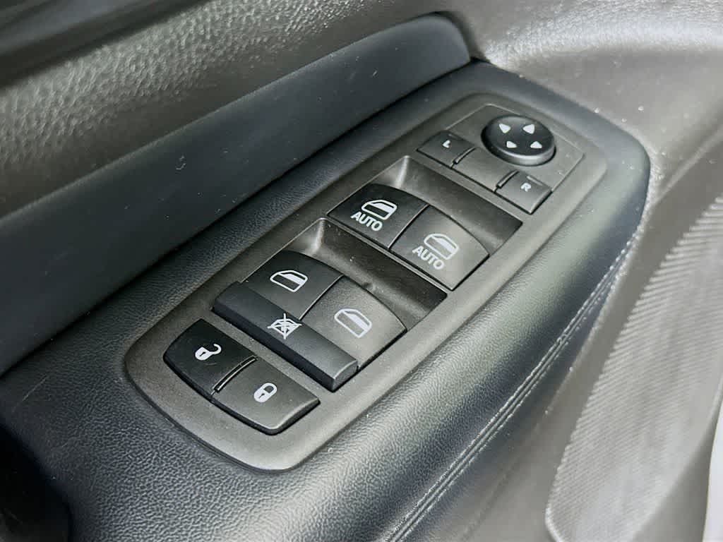 Thumbnail: 2021 Jeep Grand Cherokee - 30