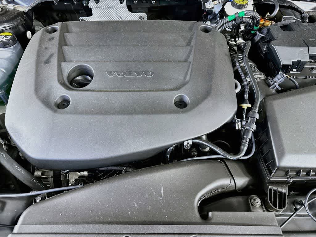 Thumbnail: 2023 Volvo XC40 - 9