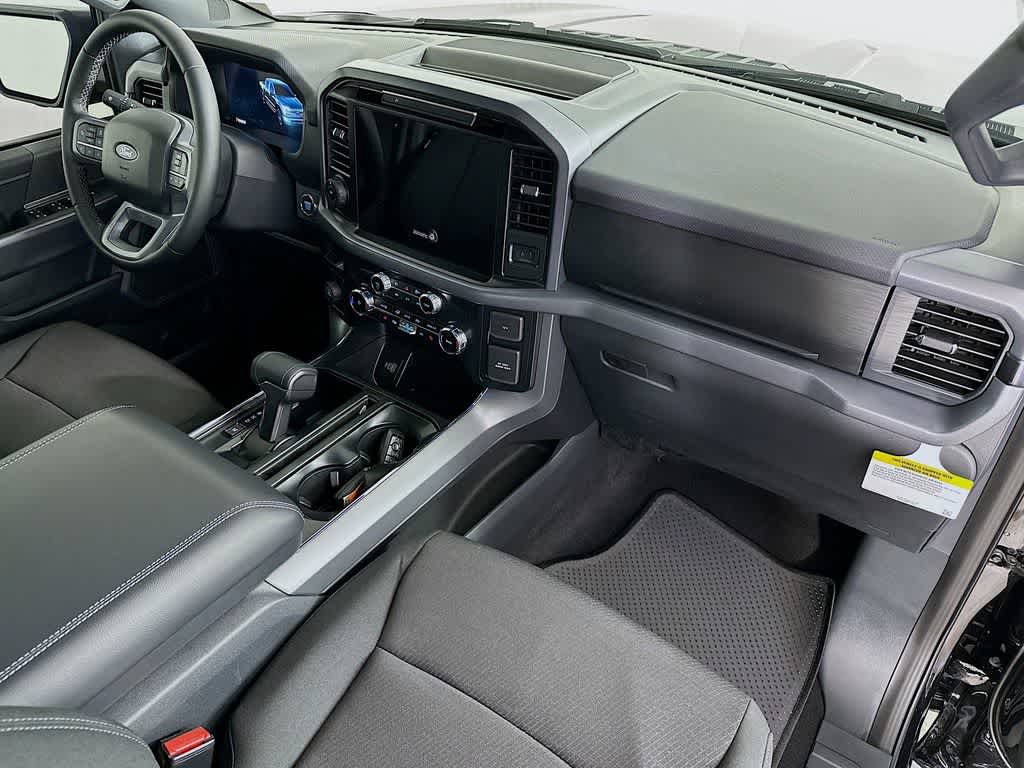 2025 Ford F-150 XLT 32