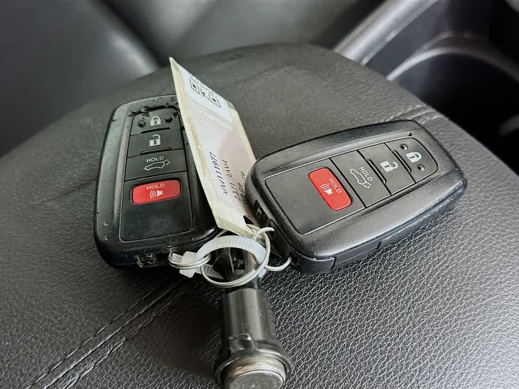 Thumbnail: 2021 Toyota RAV4 - 22