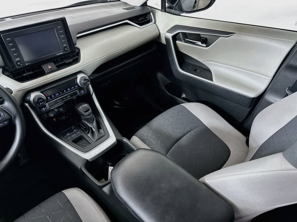 Thumbnail: 2022 Toyota RAV4 - 11