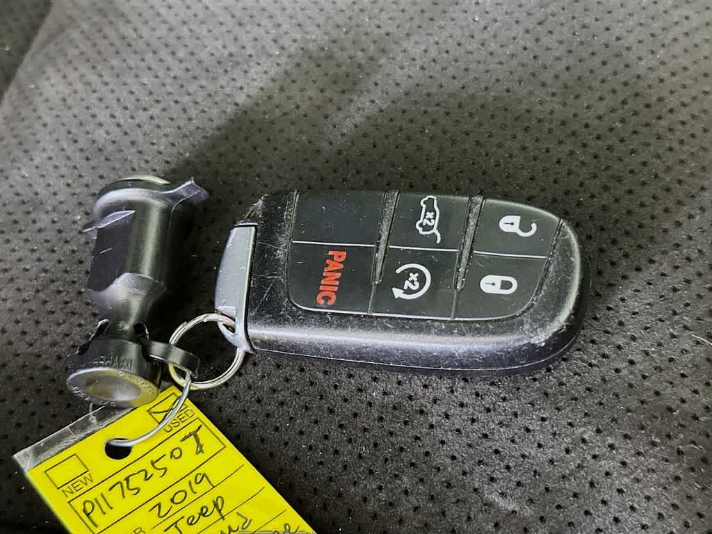 Thumbnail: 2019 Jeep Grand Cherokee - 21