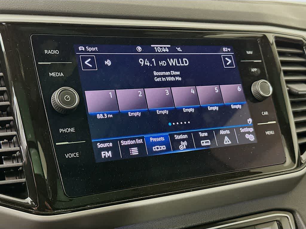 Thumbnail: 2022 Volkswagen Atlas - 17