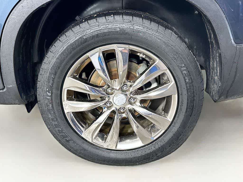 Thumbnail: 2011 Kia Sorento - 8