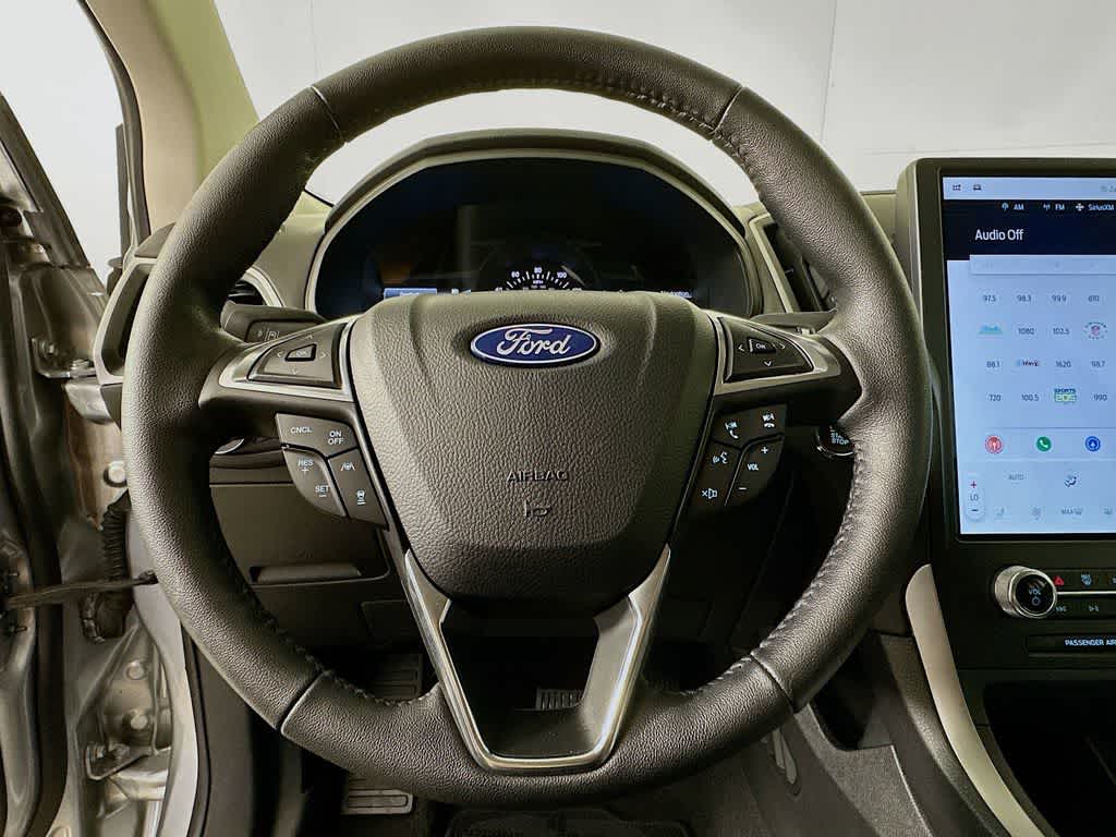 Thumbnail: 2022 Ford Edge - 16