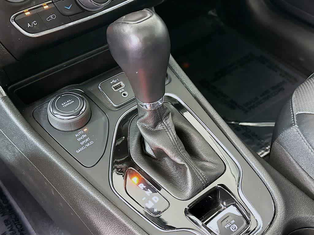 Thumbnail: 2022 Jeep Cherokee - 19