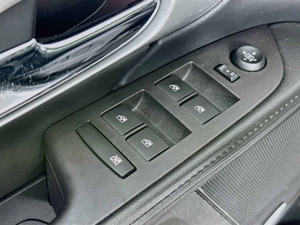 Thumbnail: 2016 GMC Terrain - 27